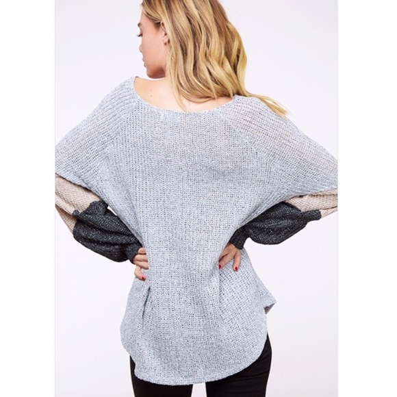 Last 1 🆕 Gray Colorblock Sweater - Picture 3 of 5